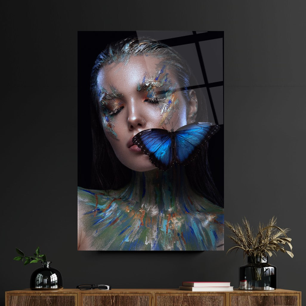 Décoration murale en verre représentant une femme papillon