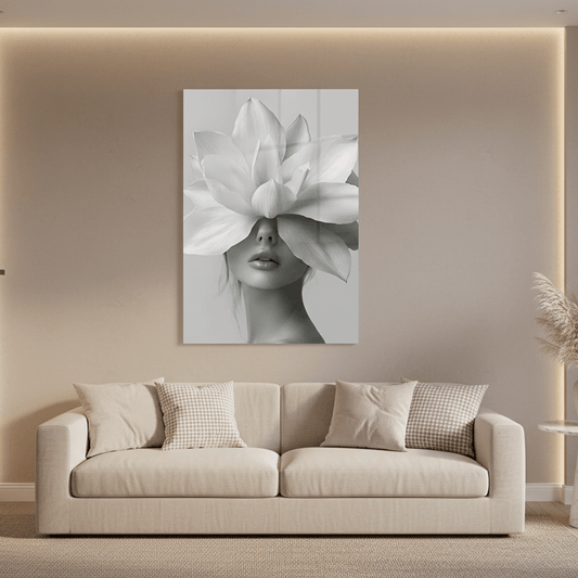 Femme avec une Fleur Tableau en Verre Trempé