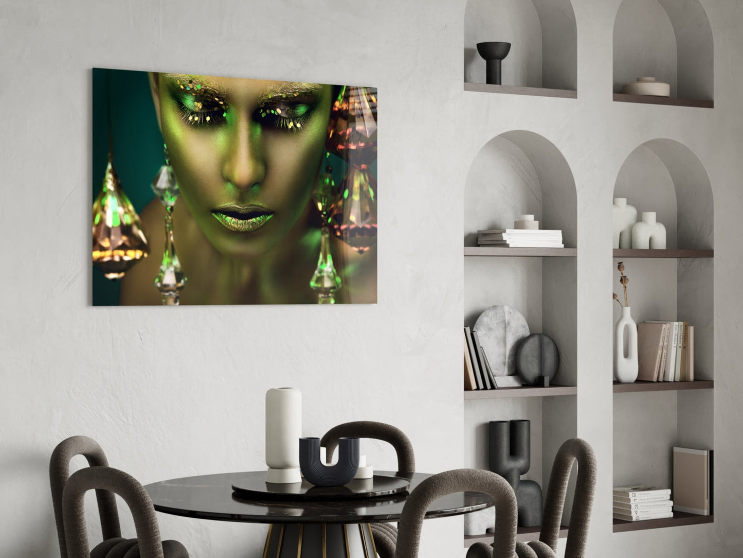 Art mural en verre représentant une femme
