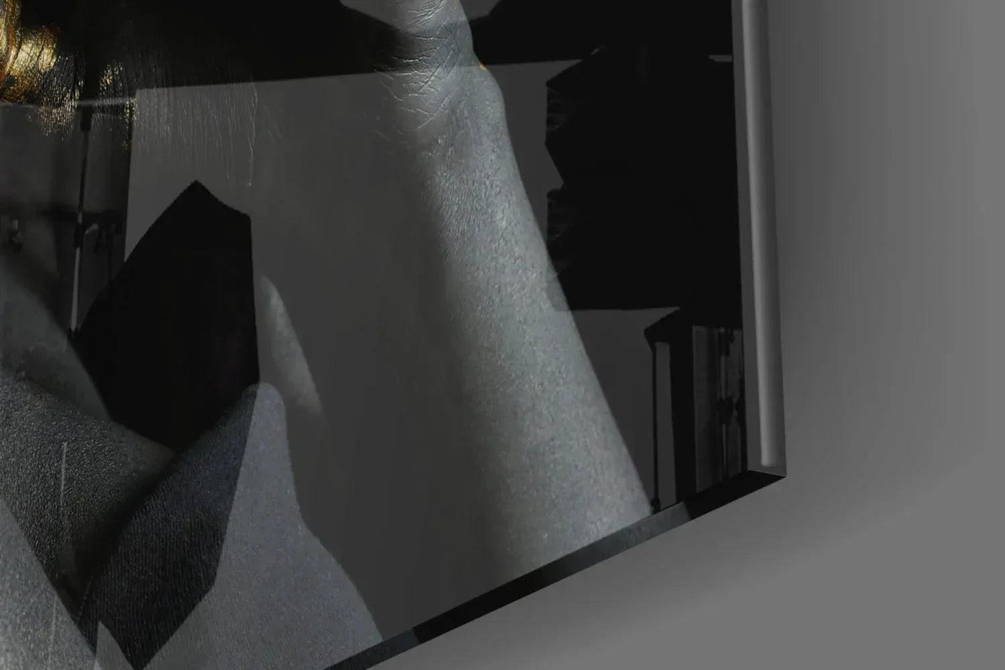 Silent Woman Glass Wall Art - LUXARTDECO