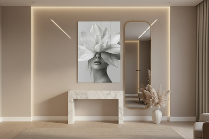 Femme avec une Fleur Tableau en Verre Trempé