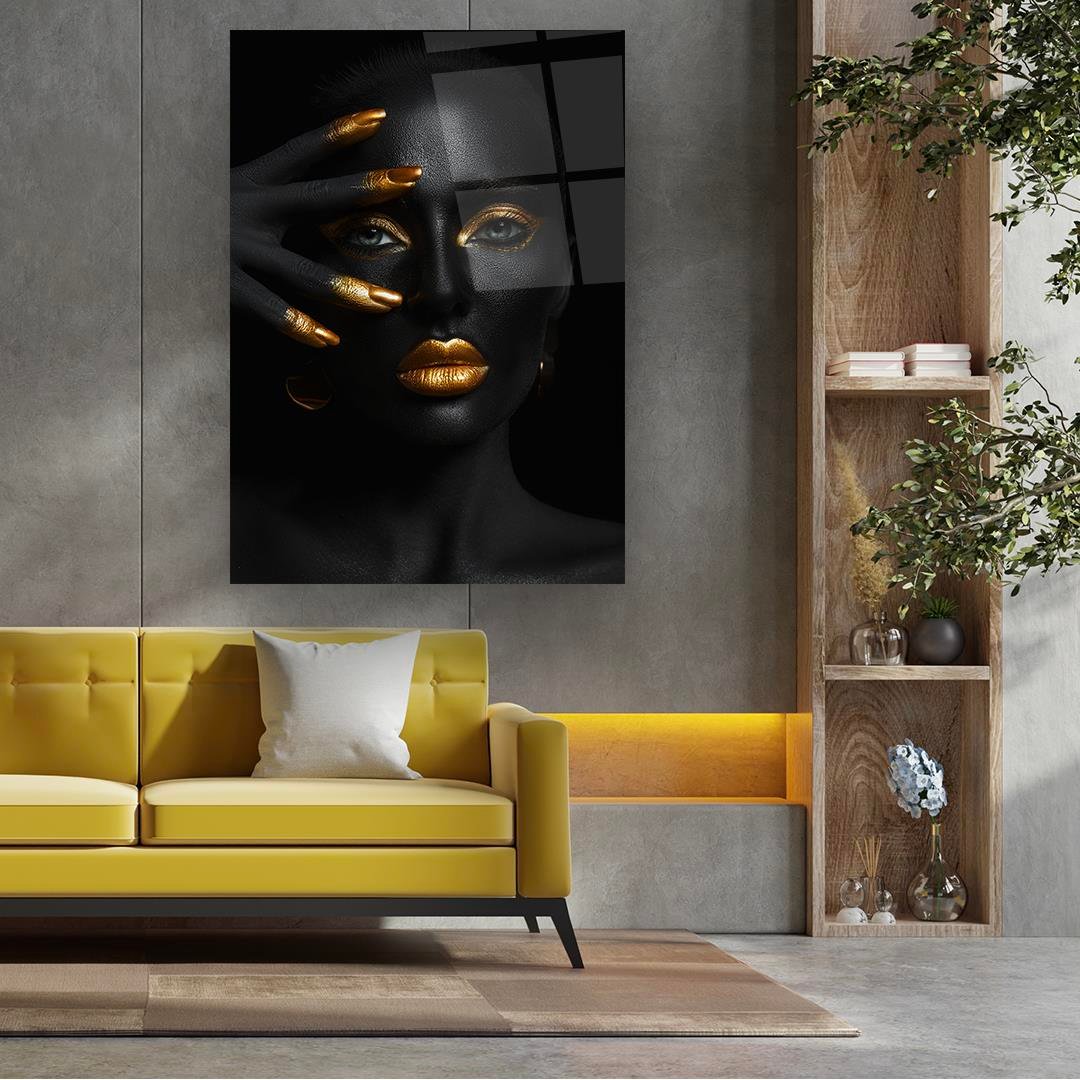 Donna in Nero e Oro Quadro in Vetro Temperato