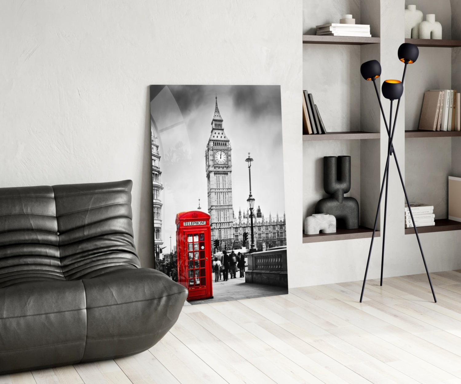 Décoration murale en verre représentant une cabine téléphonique 