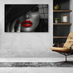 Décoration murale en verre avec lèvres rouges