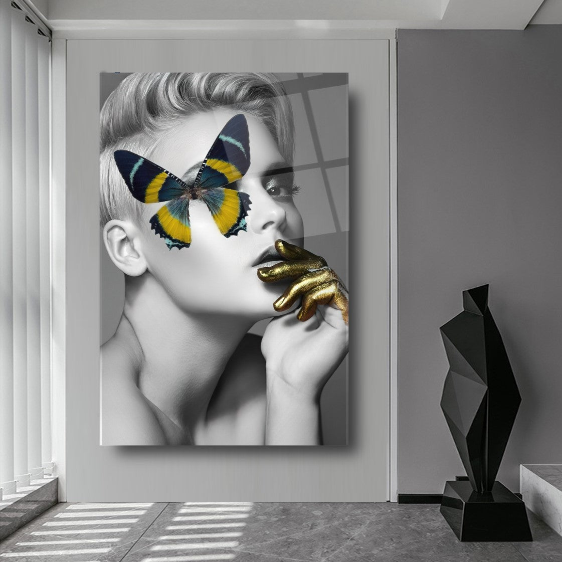La Femme et le Papillon Tableau en Verre Trempé