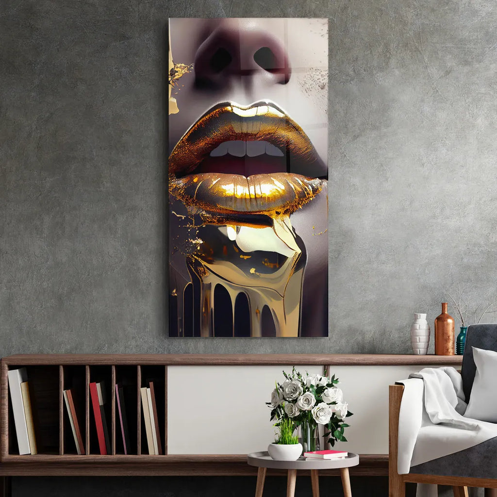 Décoration murale en verre avec lèvres dorées 