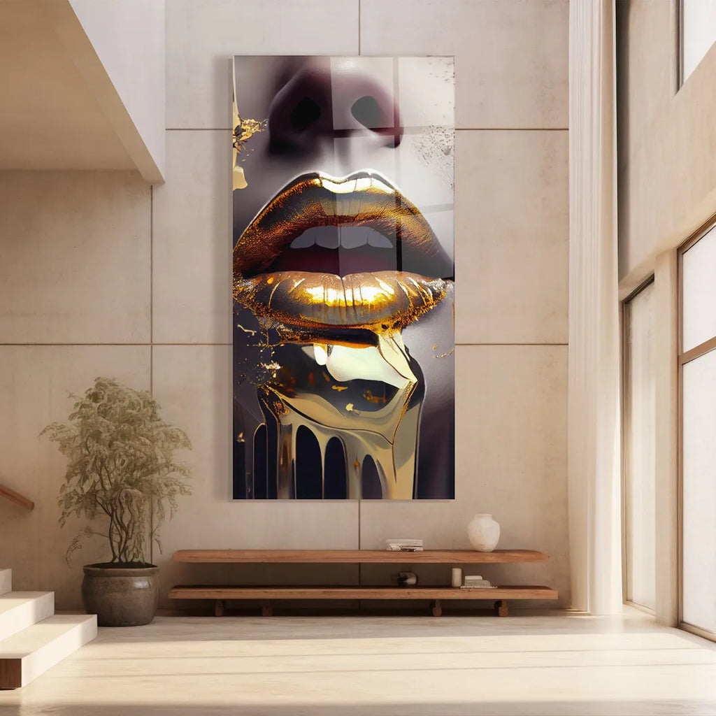 Décoration murale en verre avec lèvres dorées 