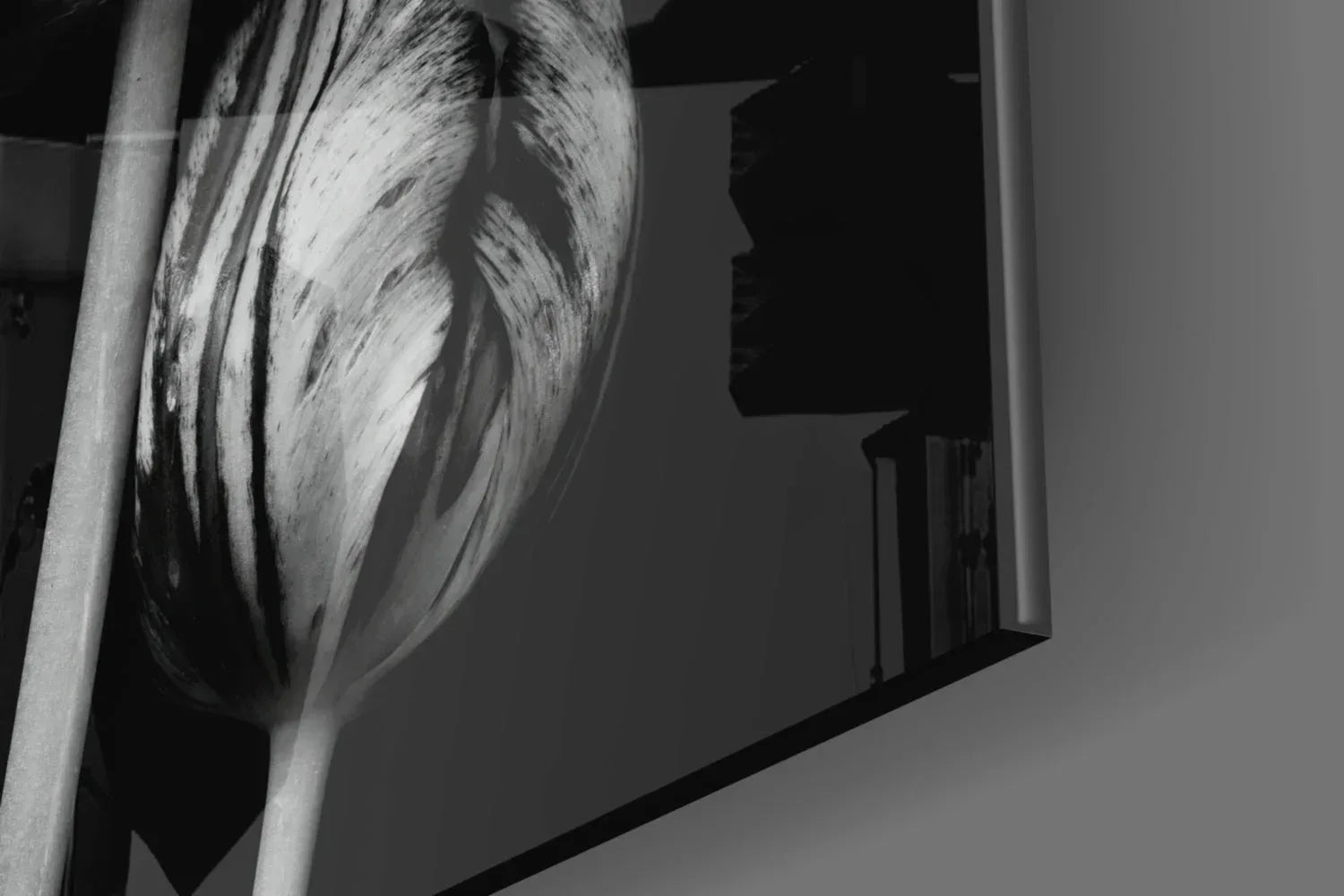 Black and White Flowers Glass Wall Art - LUXARTDECO