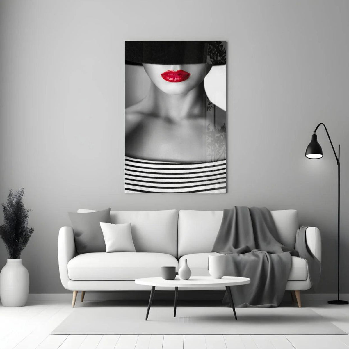 Donna dalle Labbra Rosse Quadro in Vetro Temperato
